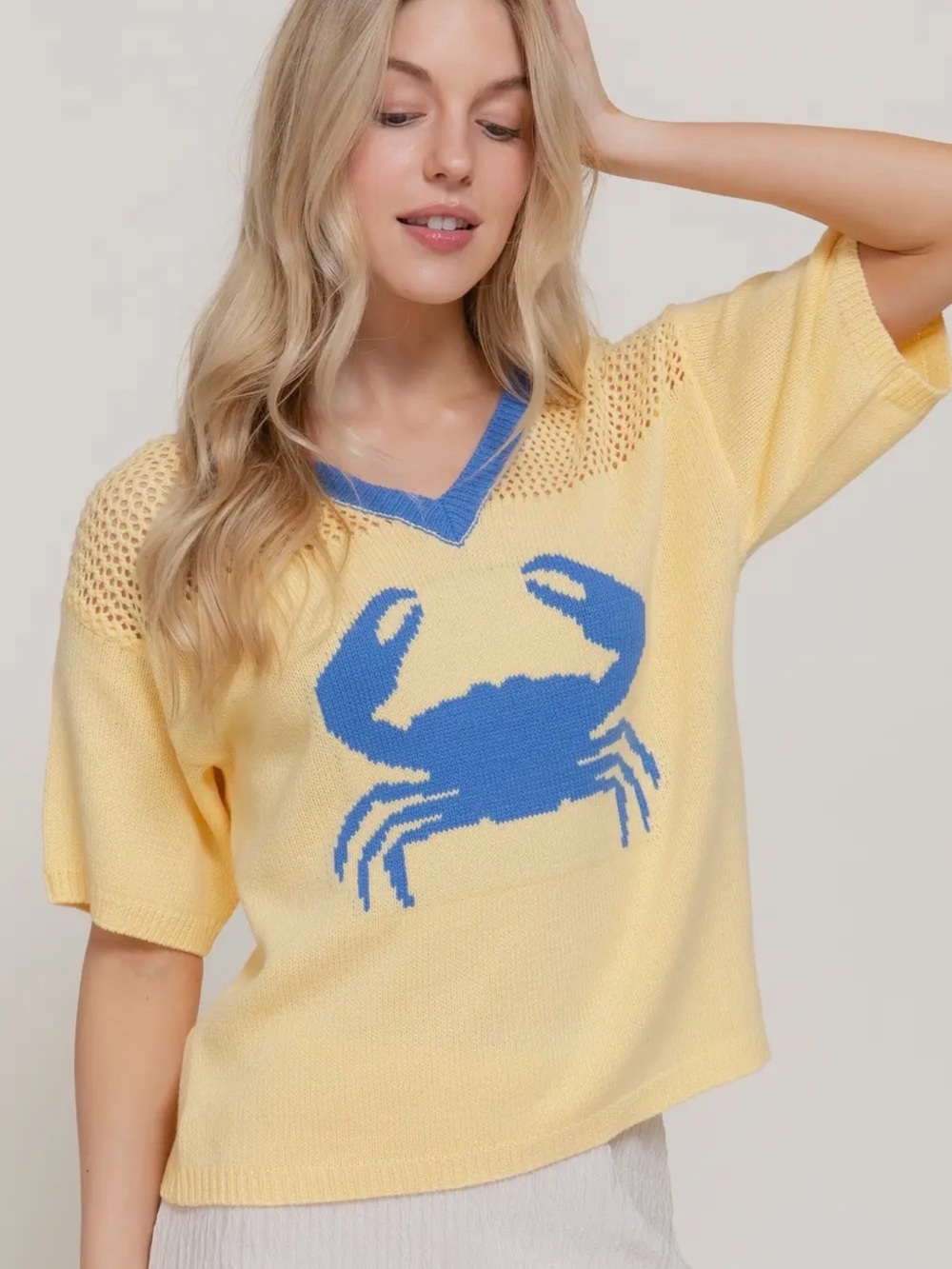 New nwt crab shirt sleeved light sweater Active so adorable! 🌺